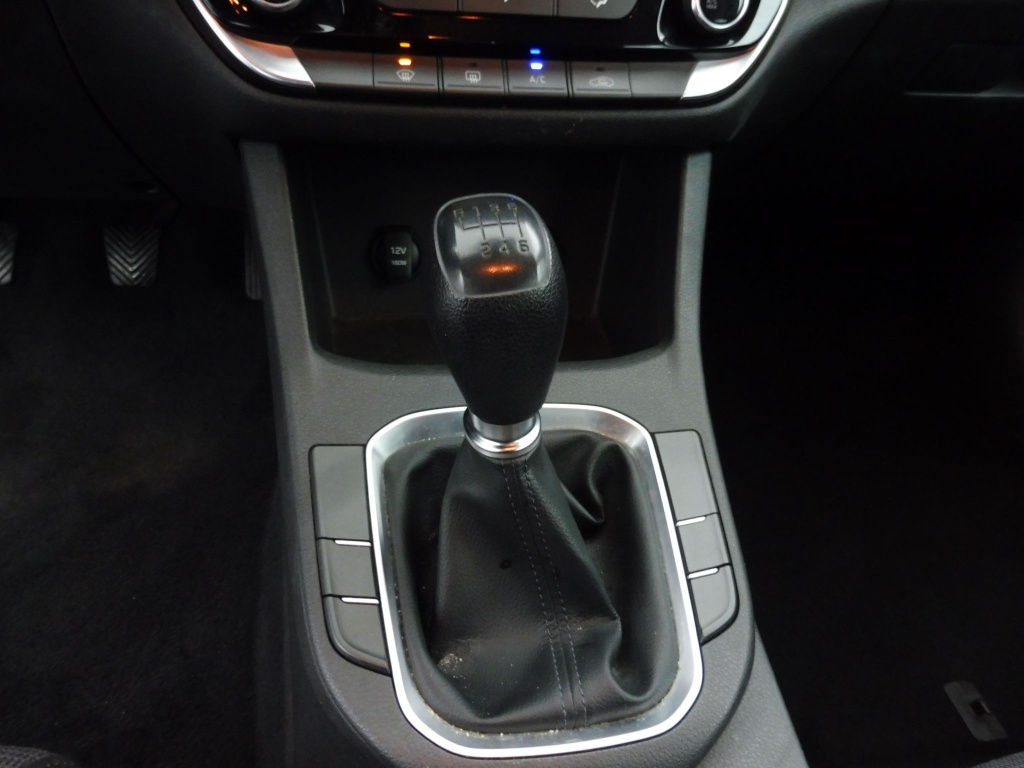 HYUNDAI i30 1.5 DPI 110 CH - ref: 73105 - Photo 12