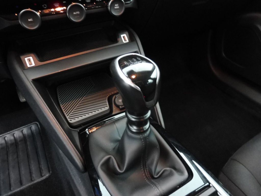CITROEN C4 X 1.2 PURETECH 100feel - ref: 73648 - Photo 13