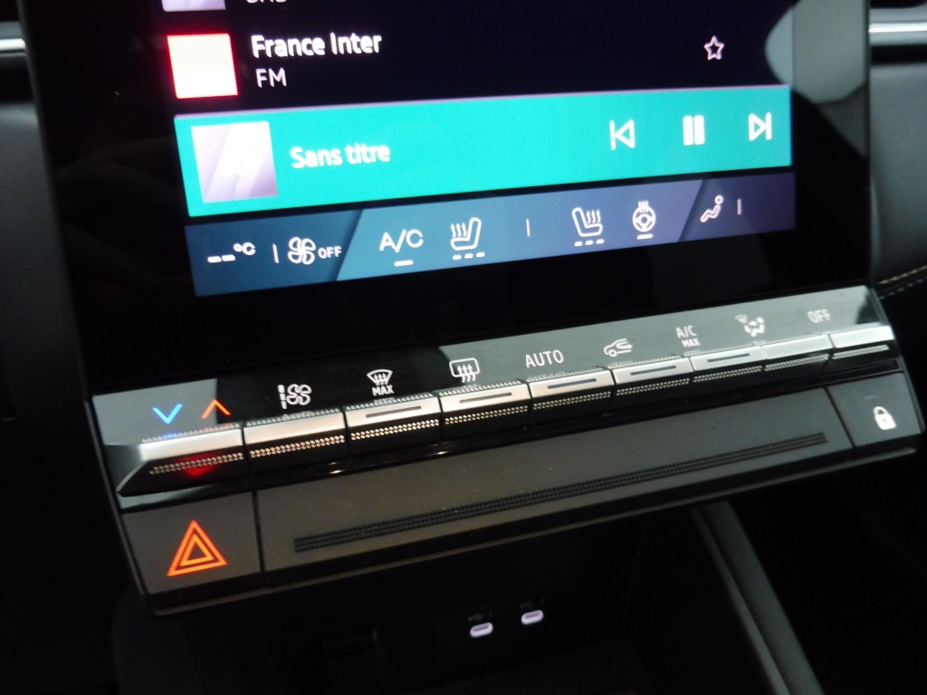 RENAULT Symbioz 1.6 E-TECH FULL HYBRID 145CH ICONIC - ref: 74115 - Photo 7