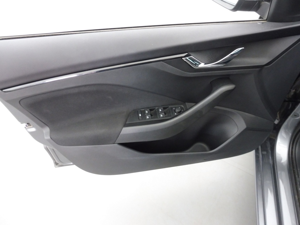 SKODA Scala 1.0 TSI 116CH SELECTION DSG7 - ref: 74272 - Photo 17