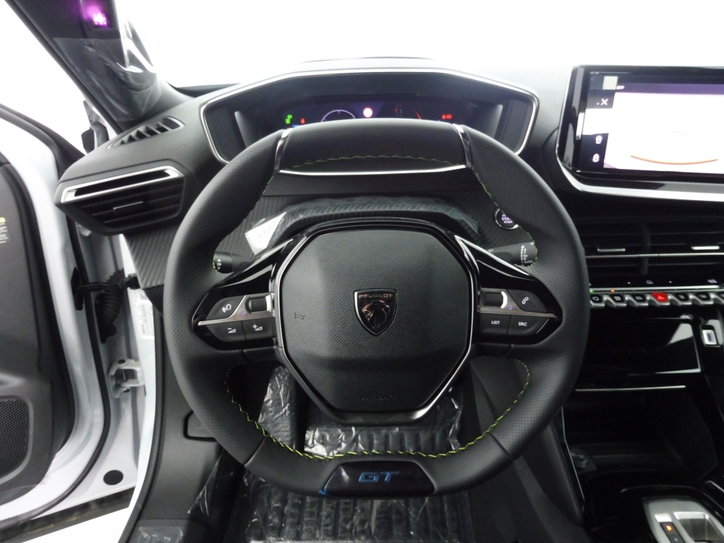 PEUGEOT 2008 1.2 HYBRID 145CH GT E-DCS6 - ref: 75264 - Photo 17