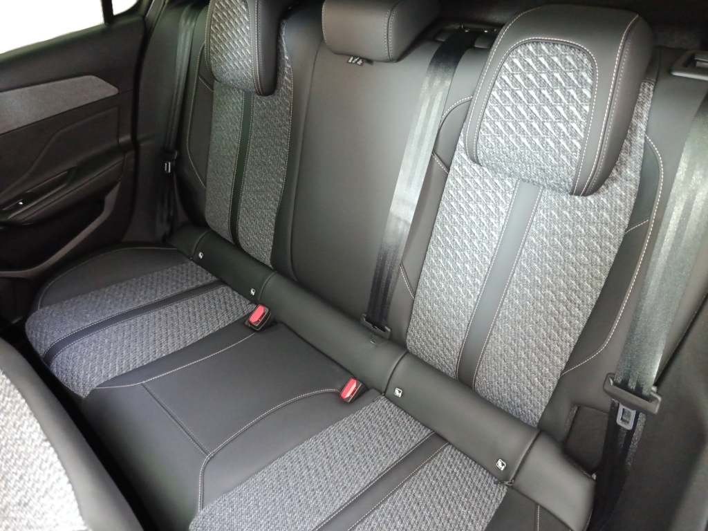 PEUGEOT 308 NV 1.5 BLUEHDI 130CH S&S ALLURE EAT8 - ref: 74083 - Photo 16