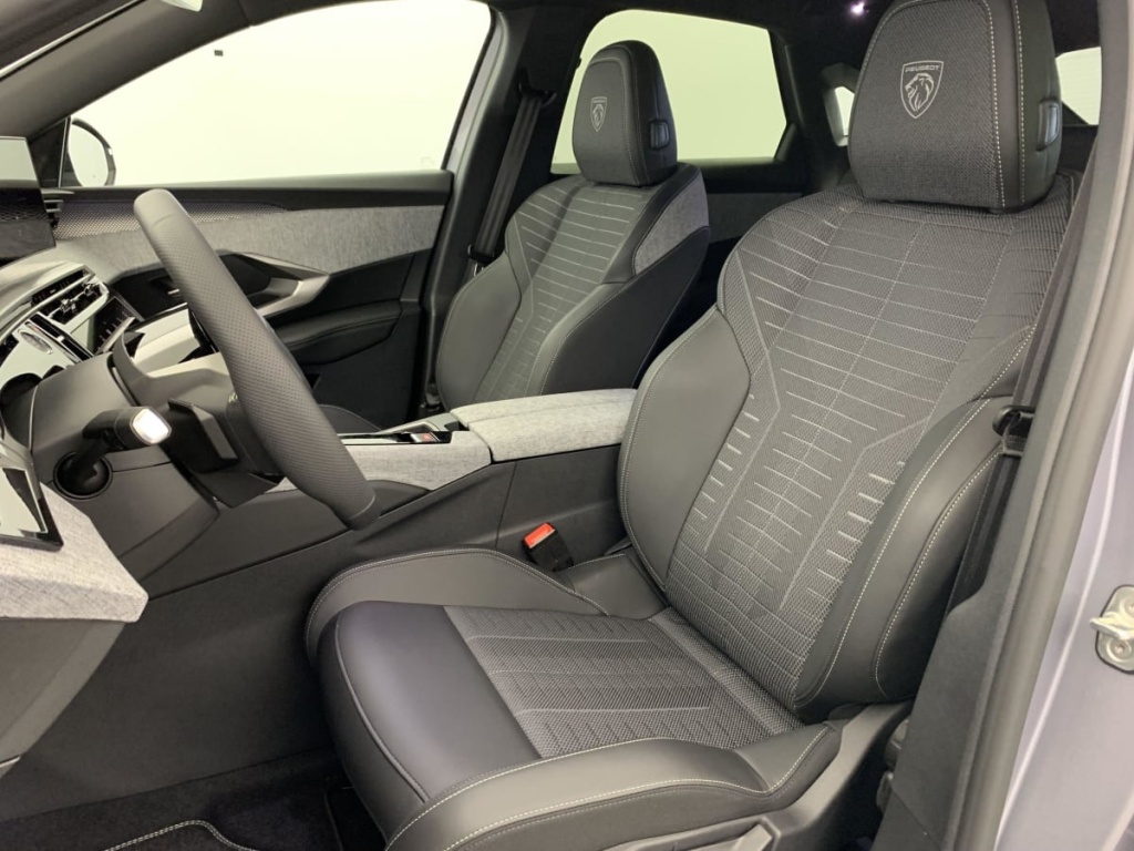 PEUGEOT 3008 Hybrid 145 e-DCS6 GT - ref: 1-340574 - Photo 19