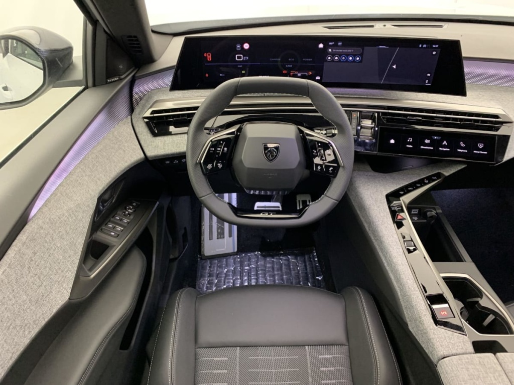 PEUGEOT 3008 Hybrid 145 e-DCS6 GT - ref: 1-347443 - Photo 13