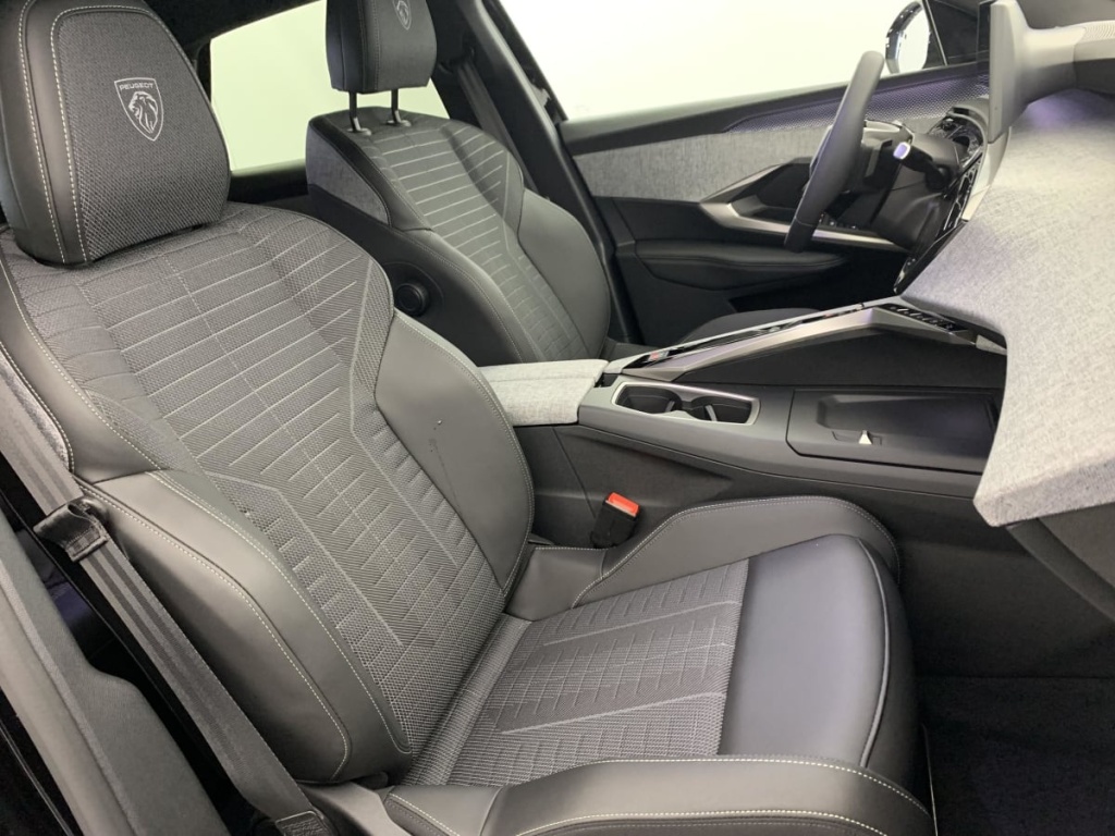 PEUGEOT 3008 Hybrid 145 e-DCS6 GT - ref: 1-355877 - Photo 13