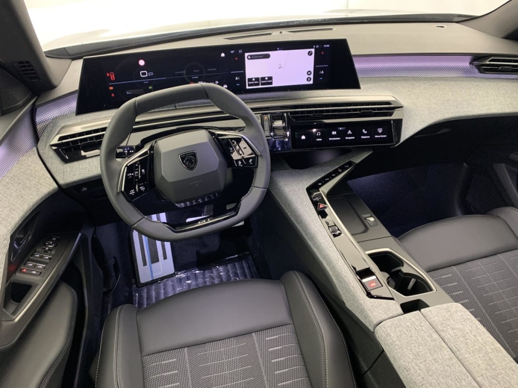 PEUGEOT 3008 Hybrid 145 e-DCS6 GT - ref: 1-355877 - Photo 17