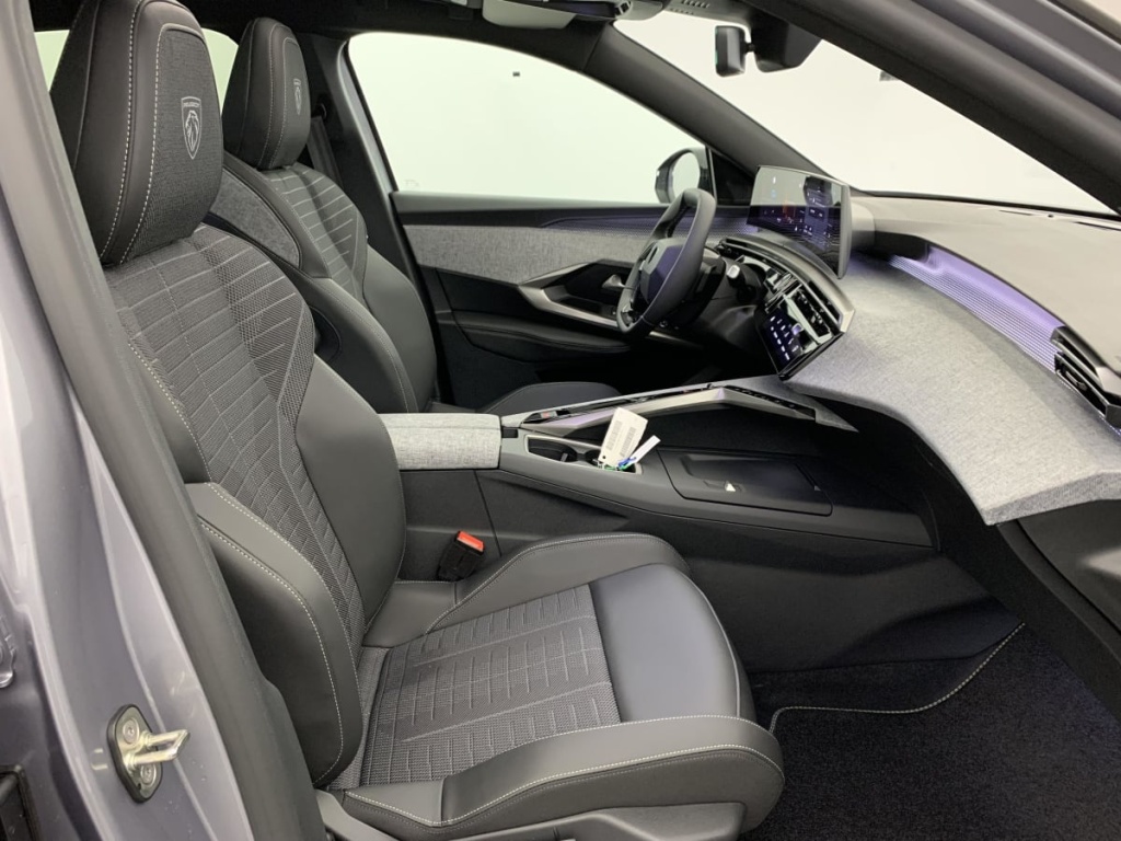 PEUGEOT 3008 Hybrid 145 e-DCS6 GT - ref: 1-355893 - Photo 9