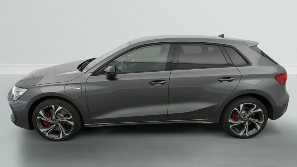 AUDI A3 Sportback 45 TFSI E HYBRIDE RECHARGEABLE 272 S TRONIC 6 S LINE - ref: 1-358895 - Photo 4