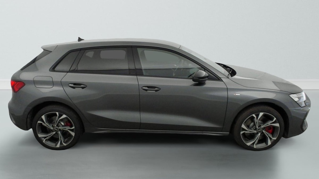 AUDI A3 Sportback 45 TFSI E HYBRIDE RECHARGEABLE 272 S TRONIC 6 S LINE - ref: 1-358895 - Photo 8