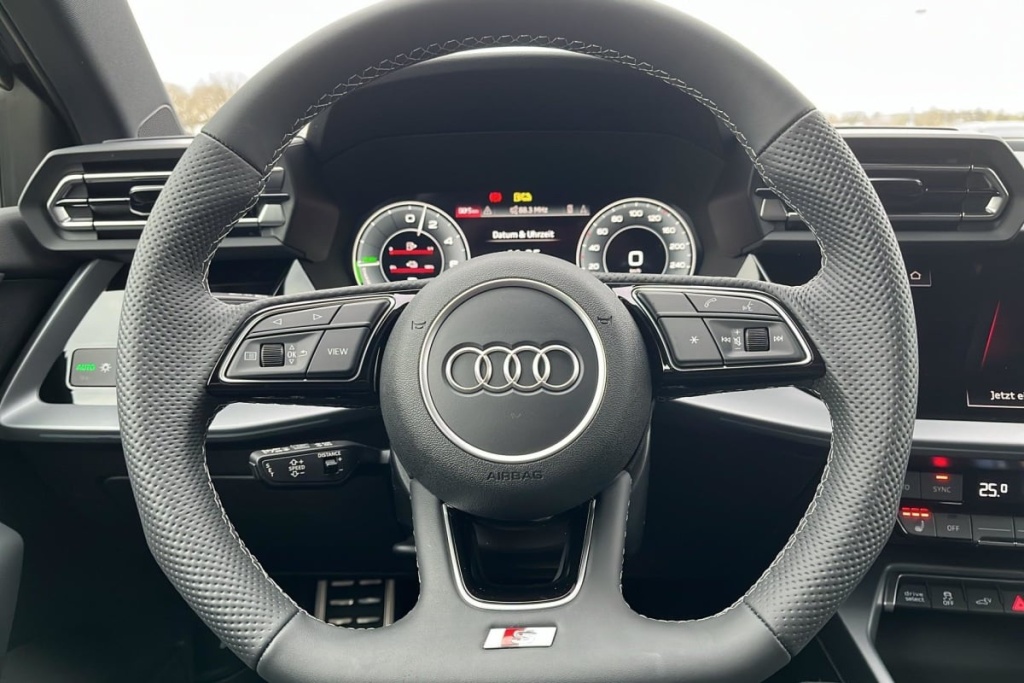 AUDI A3 Sportback 45 TFSI E HYBRIDE RECHARGEABLE 272 S TRONIC 6 S LINE - ref: 1-358904 - Photo 14