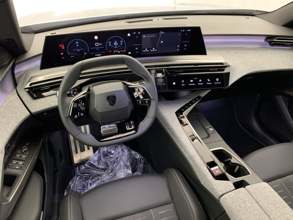 PEUGEOT 3008 Hybrid 145 e-DCS6 GT - ref: 1-365831 - Photo 14