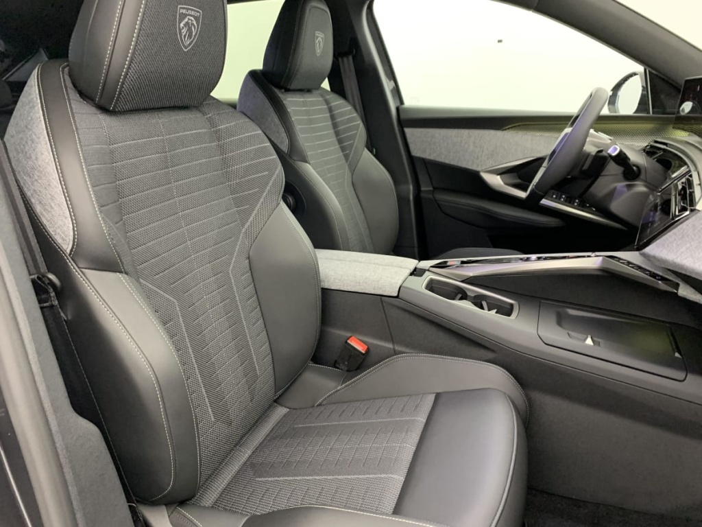 PEUGEOT 3008 Hybrid 145 e-DCS6 GT - ref: 1-365871 - Photo 9
