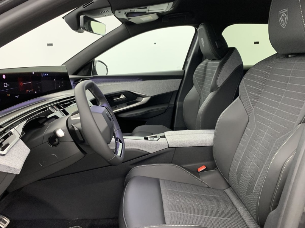 PEUGEOT 3008 Hybrid 145 e-DCS6 GT - ref: 1-366157 - Photo 16