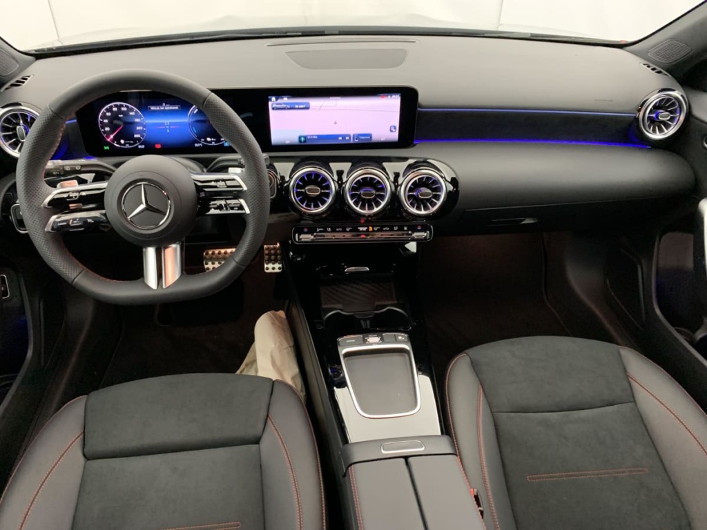 MERCEDES Classe A 250 e Hybrid EQ 8G-DCT AMG Line - ref: 1-367411 - Photo 13