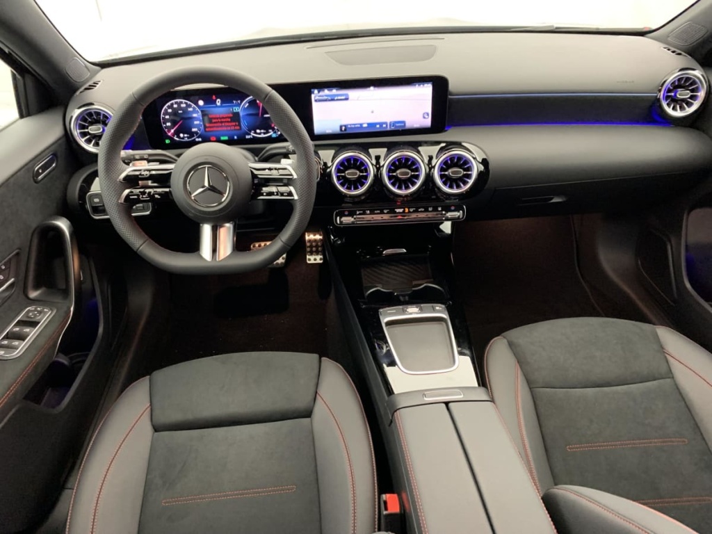 MERCEDES Classe A 250 e Hybrid EQ 8G-DCT AMG Line - ref: 1-367415 - Photo 13