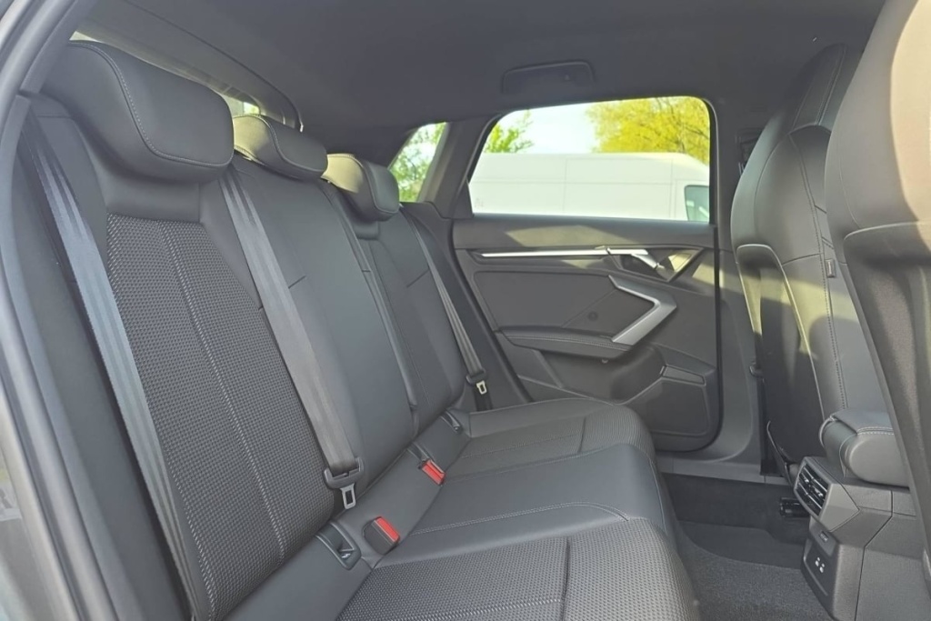AUDI A3 Sportback 45 TFSI e Hybride rechargeable 272 S tronic 6 S line - ref: 1-372746 - Photo 10