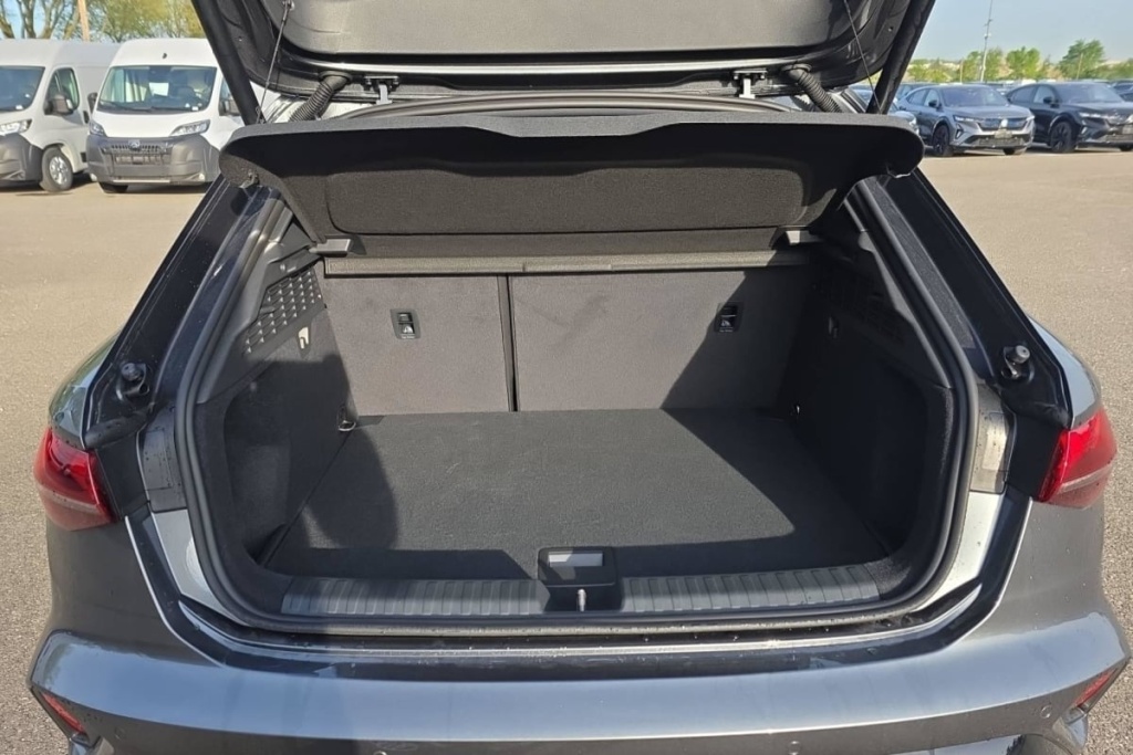 AUDI A3 Sportback 45 TFSI e Hybride rechargeable 272 S tronic 6 S line - ref: 1-372746 - Photo 11