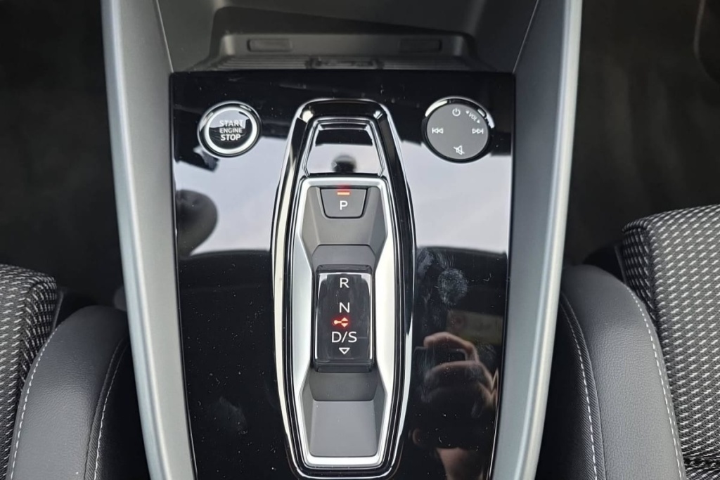 AUDI A3 Sportback 45 TFSI e Hybride rechargeable 272 S tronic 6 S line - ref: 1-372746 - Photo 16