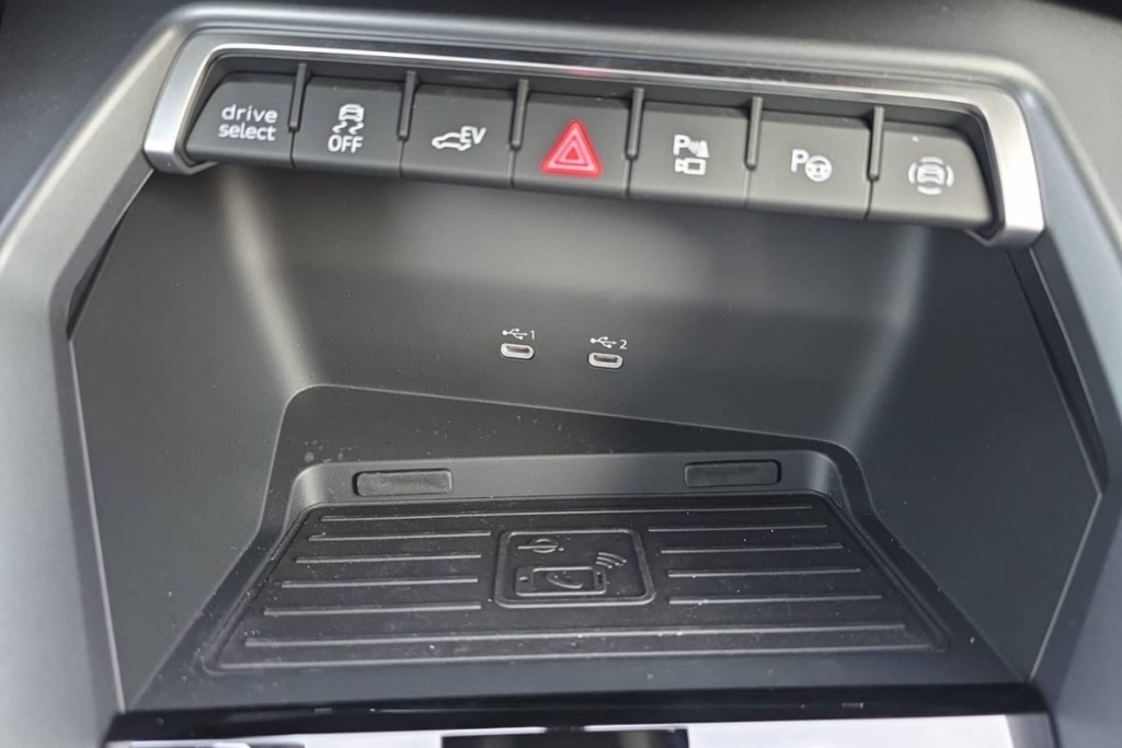 AUDI A3 Sportback 45 TFSI e Hybride rechargeable 272 S tronic 6 S line - ref: 1-372746 - Photo 19