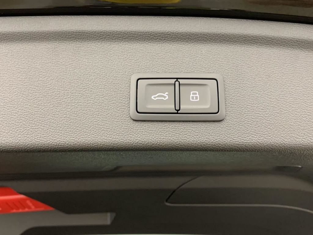 AUDI A3 Sportback 45 TFSI E HYBRIDE RECHARGEABLE 272 S TRONIC 6 S LINE - ref: 1-372749 - Photo 18