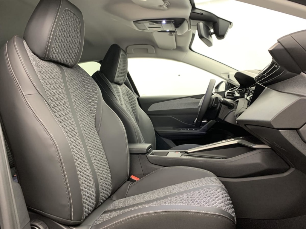 PEUGEOT 308 Hybrid 145 e-DCS6 Allure - ref: 1-374358 - Photo 9