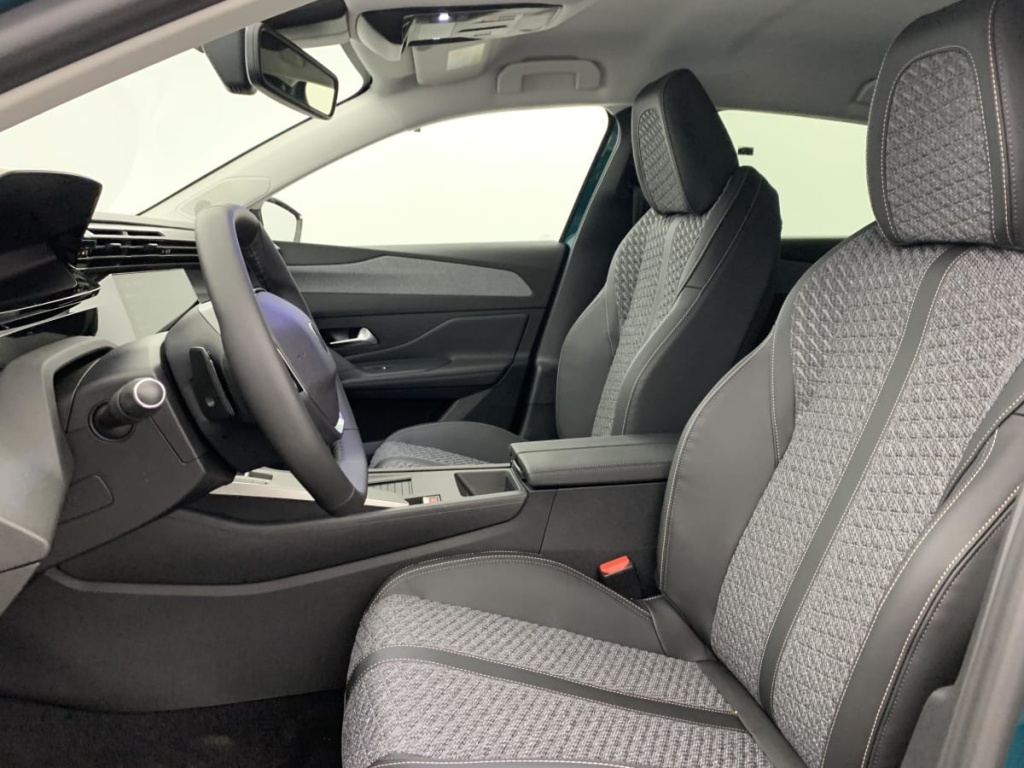 PEUGEOT 308 Hybrid 145 e-DCS6 Allure - ref: 1-374368 - Photo 18