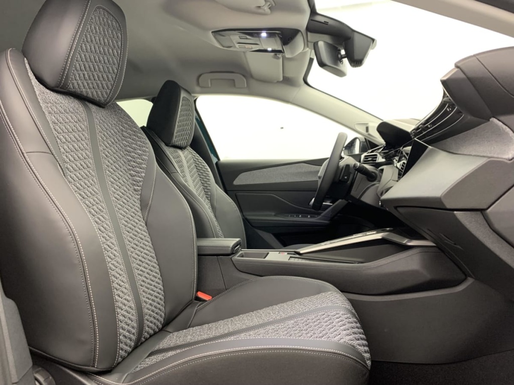 PEUGEOT 308 Hybrid 145 e-DCS6 Allure - ref: 1-374368 - Photo 9