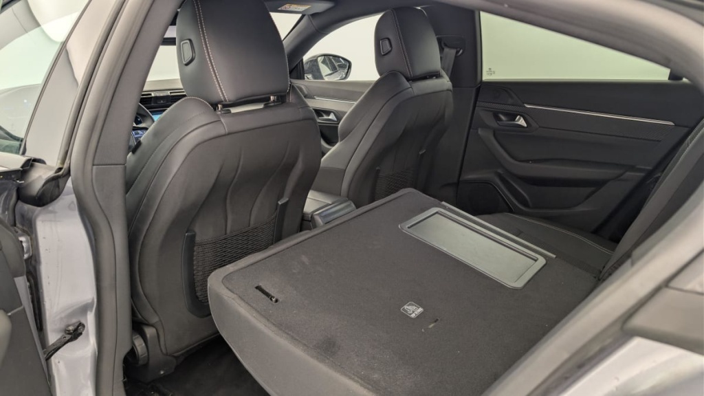 PEUGEOT 508 Hybrid 225 e-EAT8 Allure - ref: 1-374939 - Photo 12