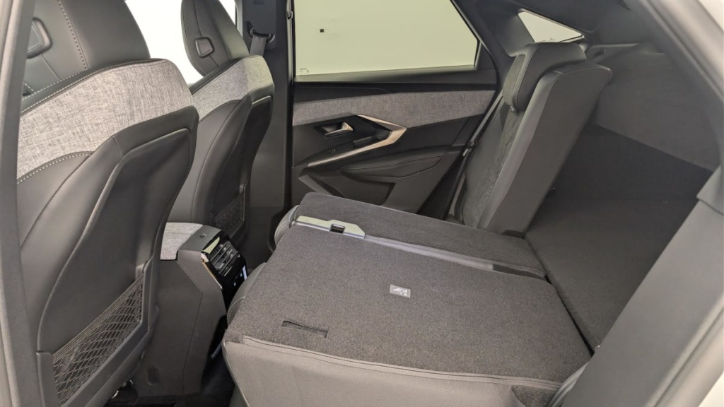 PEUGEOT 3008 Hybrid 145 e-DCS6 GT - ref: 1-376031 - Photo 12