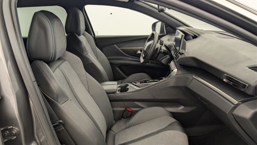 PEUGEOT 5008 Hybrid 136 e-DCS6 Allure Pack - ref: 1-379235 - Photo 9