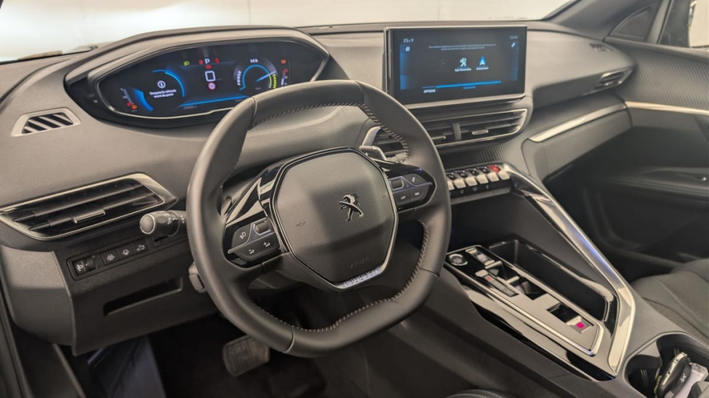 PEUGEOT 5008 Hybrid 136 e-DCS6 Allure Pack - ref: 1-379250 - Photo 15