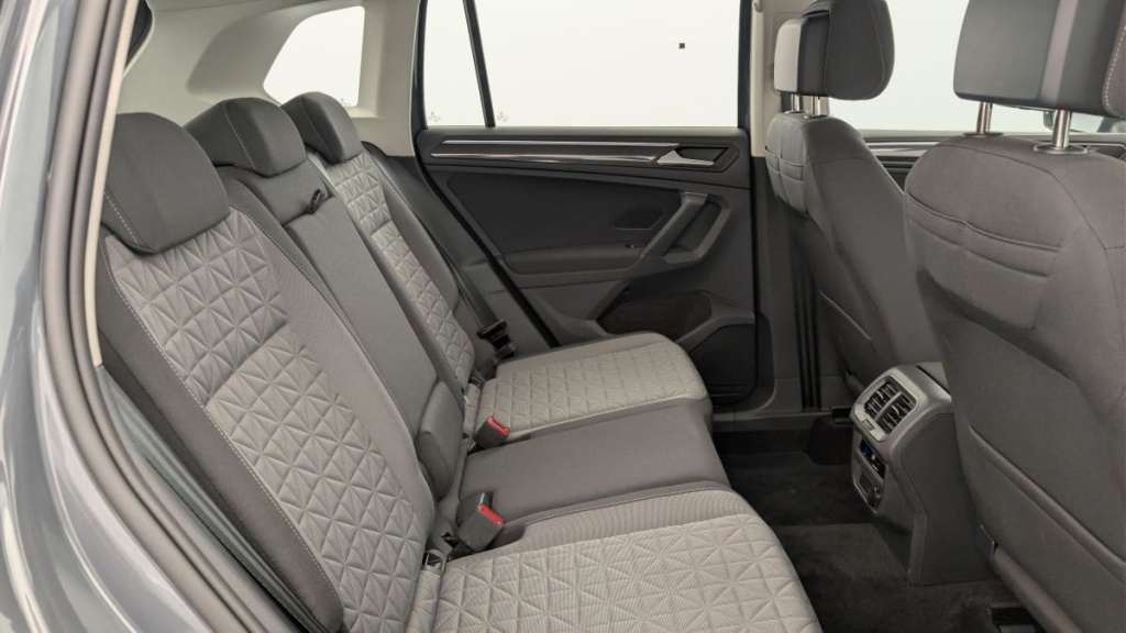 VOLKSWAGEN Tiguan 2.0 TDI 150ch DSG7 Life - ref: 1-380871 - Photo 10