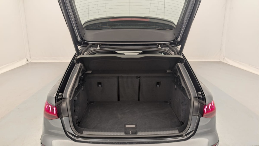 AUDI A3 Sportback 35 TDI 150 S tronic 7 Design - ref: 1-381821 - Photo 11