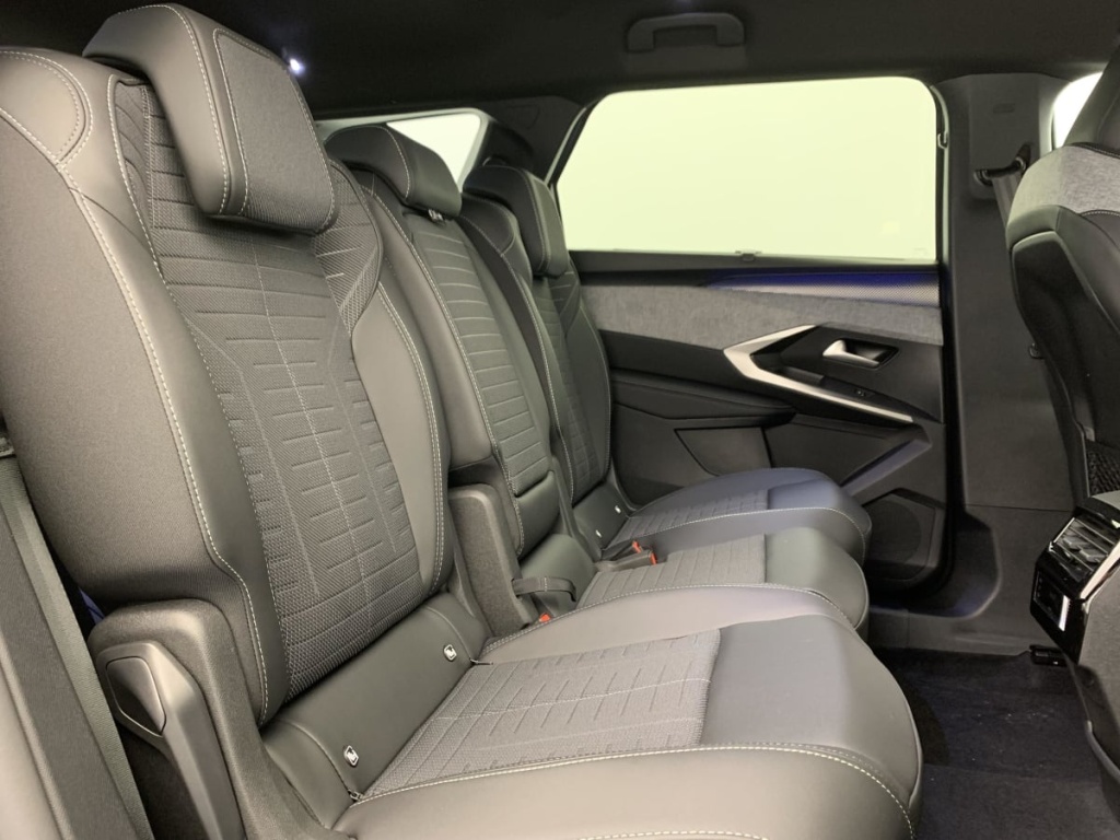 PEUGEOT 5008 HYBRID 145CH E-DCS6 GT - ref: 1-381871 - Photo 10