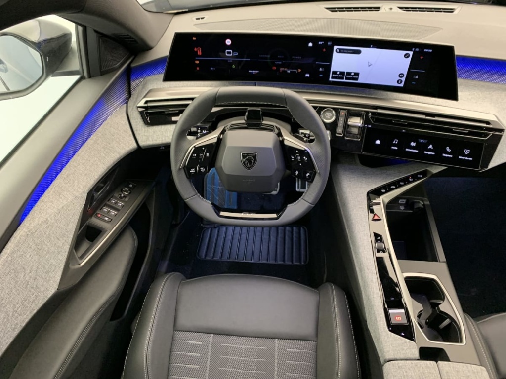 PEUGEOT 5008 HYBRID 145CH E-DCS6 GT - ref: 1-381871 - Photo 13