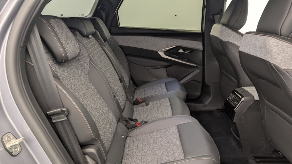 PEUGEOT 5008 Hybrid 136 e-DCS6 Allure - ref: 1-382005 - Photo 9