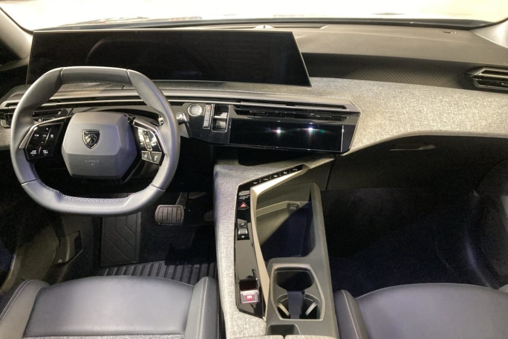PEUGEOT 5008 Hybrid 136 e-DCS6 Allure - ref: 1-382015 - Photo 13
