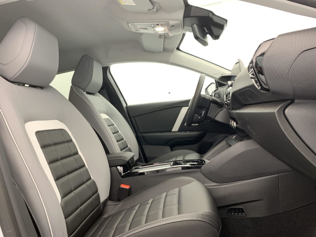 CITROEN C4 Hybride 145 e-DCS6 Max - ref: 1-382133 - Photo 9