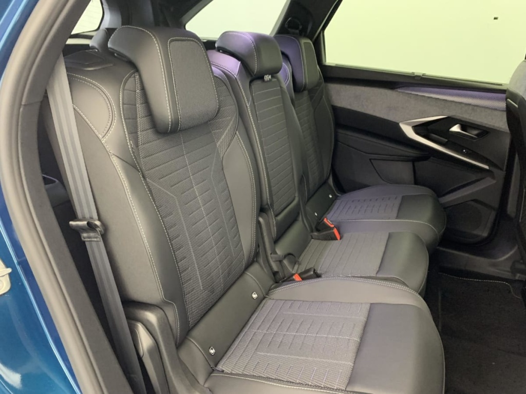 PEUGEOT 5008 Hybrid 145 e-DCS6 GT - ref: 1-383434 - Photo 10