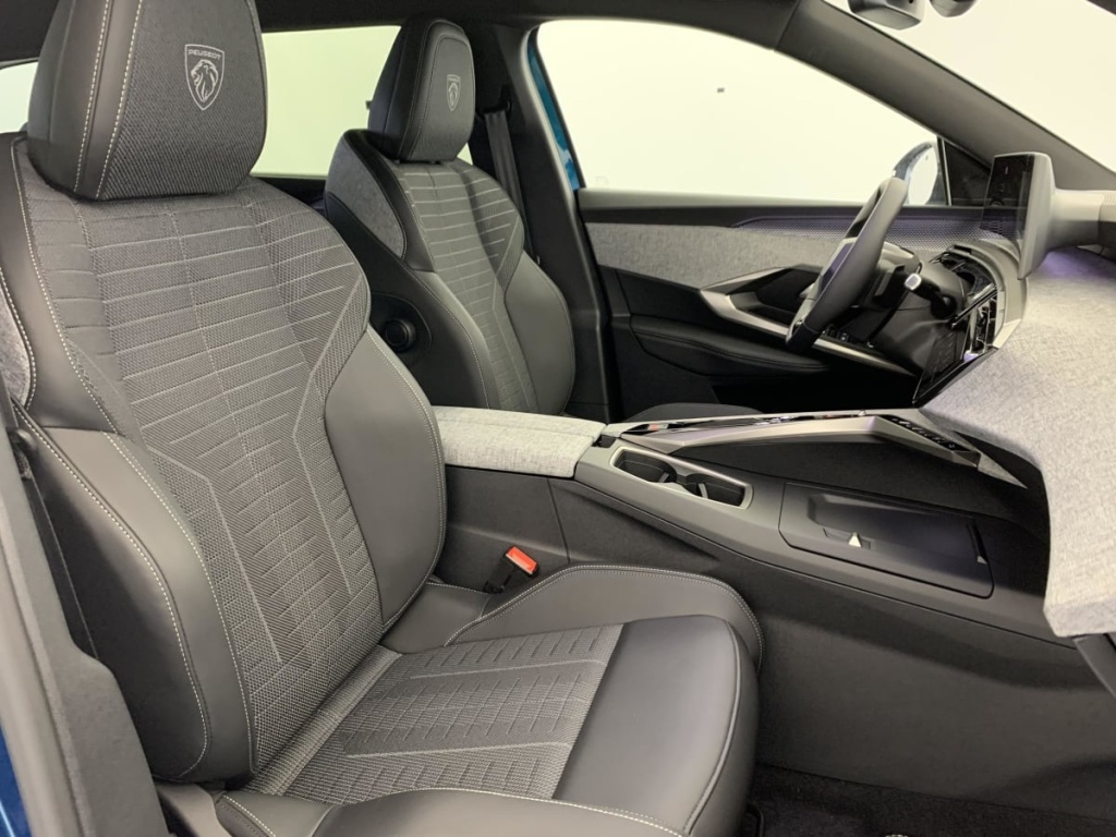PEUGEOT 5008 Hybrid 145 e-DCS6 GT - ref: 1-383434 - Photo 9