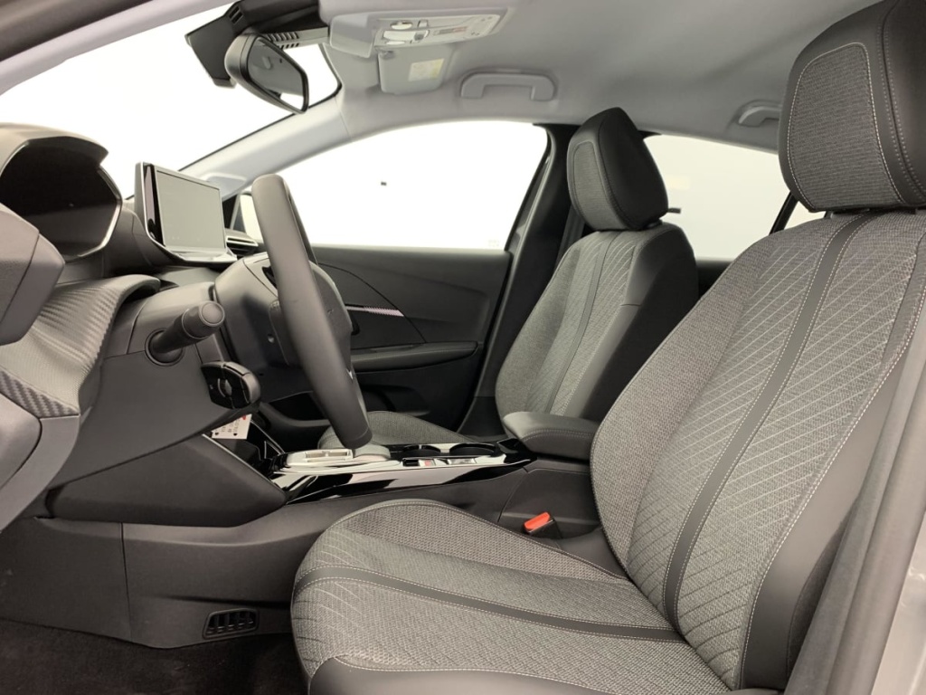 PEUGEOT 208 Hybrid 110 ch e-DCS6 Allure - ref: 1-384454 - Photo 17