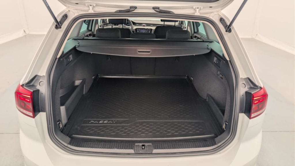 VOLKSWAGEN Passat SW 1.4 TSI Hybride Rechargeable DSG6 GTE - ref: 1-384534 - Photo 11