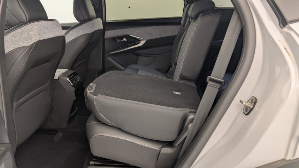 PEUGEOT 5008 HYBRID 145 CH E-DCS6 ALLURE - ref: 1-384739 - Photo 12