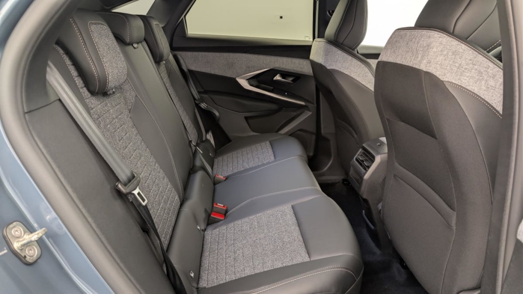 PEUGEOT 3008 Hybrid 145 e-DCS6 Allure - ref: 1-384831 - Photo 10