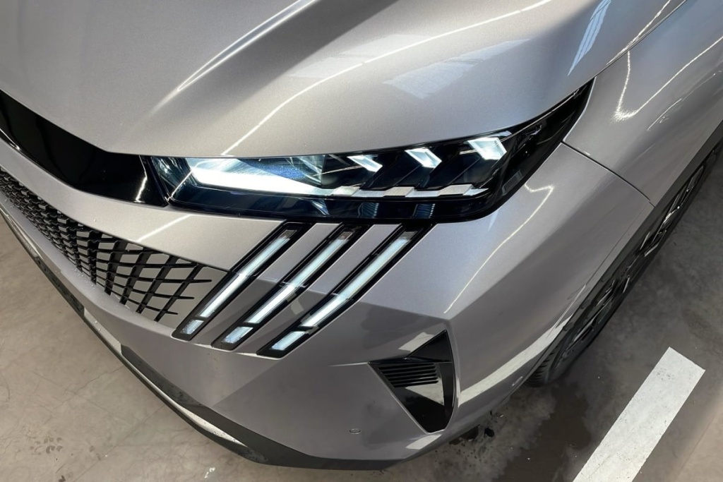 PEUGEOT 5008 HYBRID 145CH E-DCS6 GT - ref: 1-385193 - Photo 19