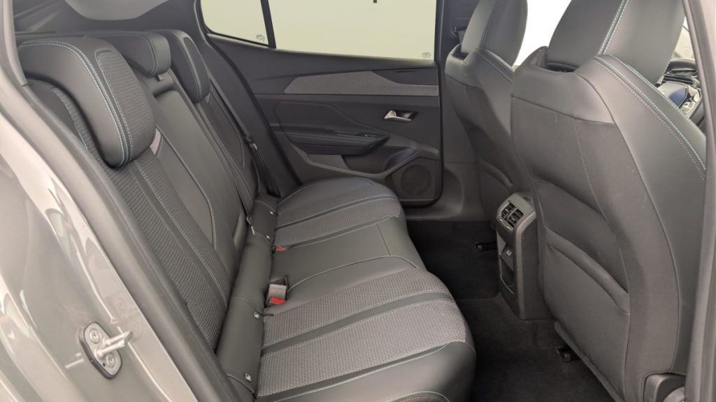 PEUGEOT 408 Hybrid 145 e-DCS6 Allure - ref: 1-385370 - Photo 10