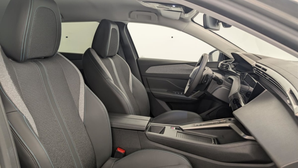PEUGEOT 408 Hybrid 145 e-DCS6 Allure - ref: 1-385370 - Photo 9
