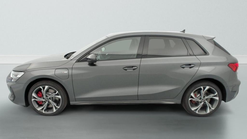 AUDI A3 Sportback 45 TFSI e Hybride rechargeable 272 S tronic 6 S line - ref: 1-386538 - Photo 4