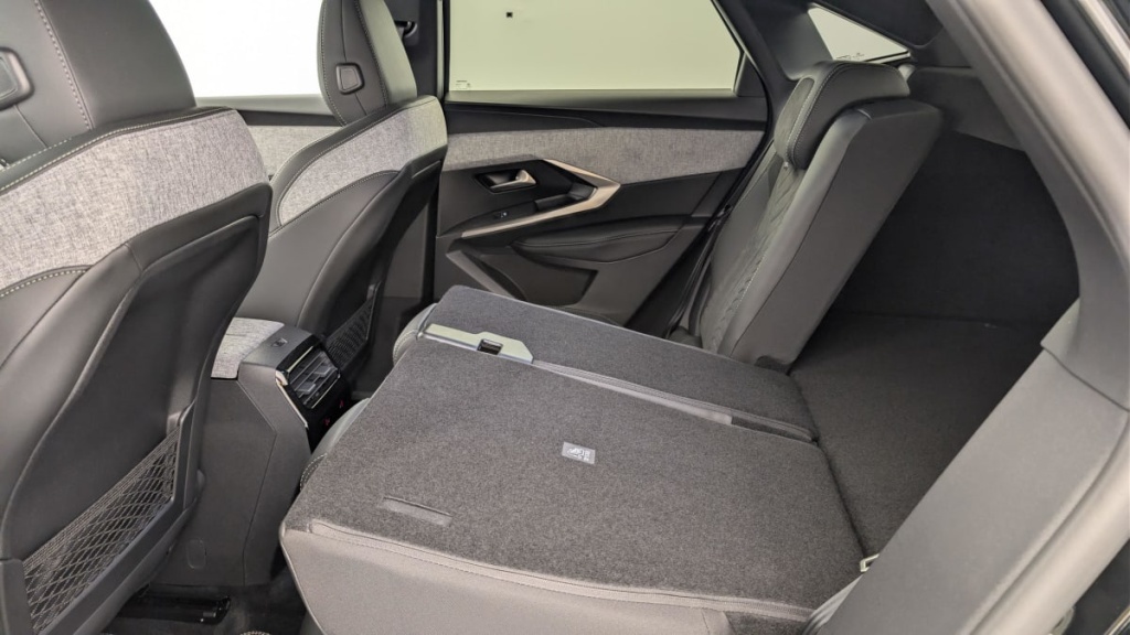 PEUGEOT 3008 Hybrid 145 e-DCS6 GT - ref: 1-388262 - Photo 12