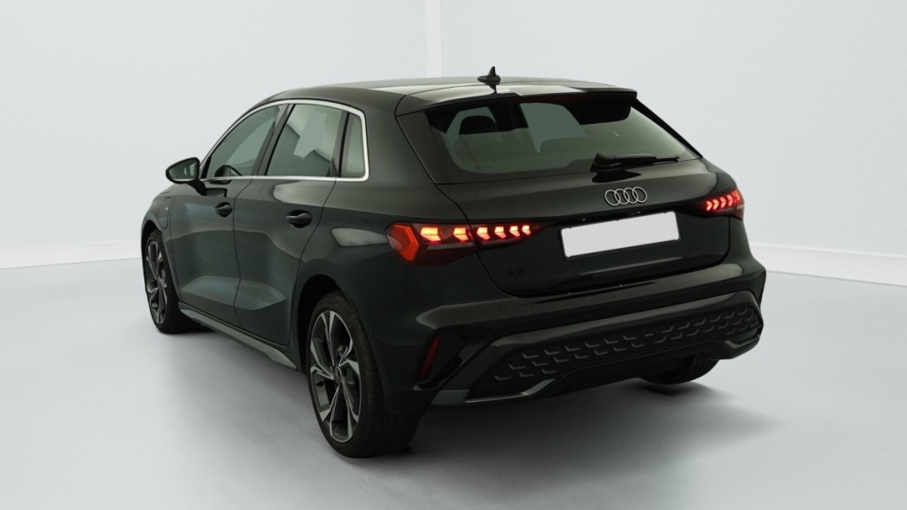 AUDI A3 Sportback TFSI e Hybride rechargeable 204 S tronic 6 S line - ref: 1-388267 - Photo 5